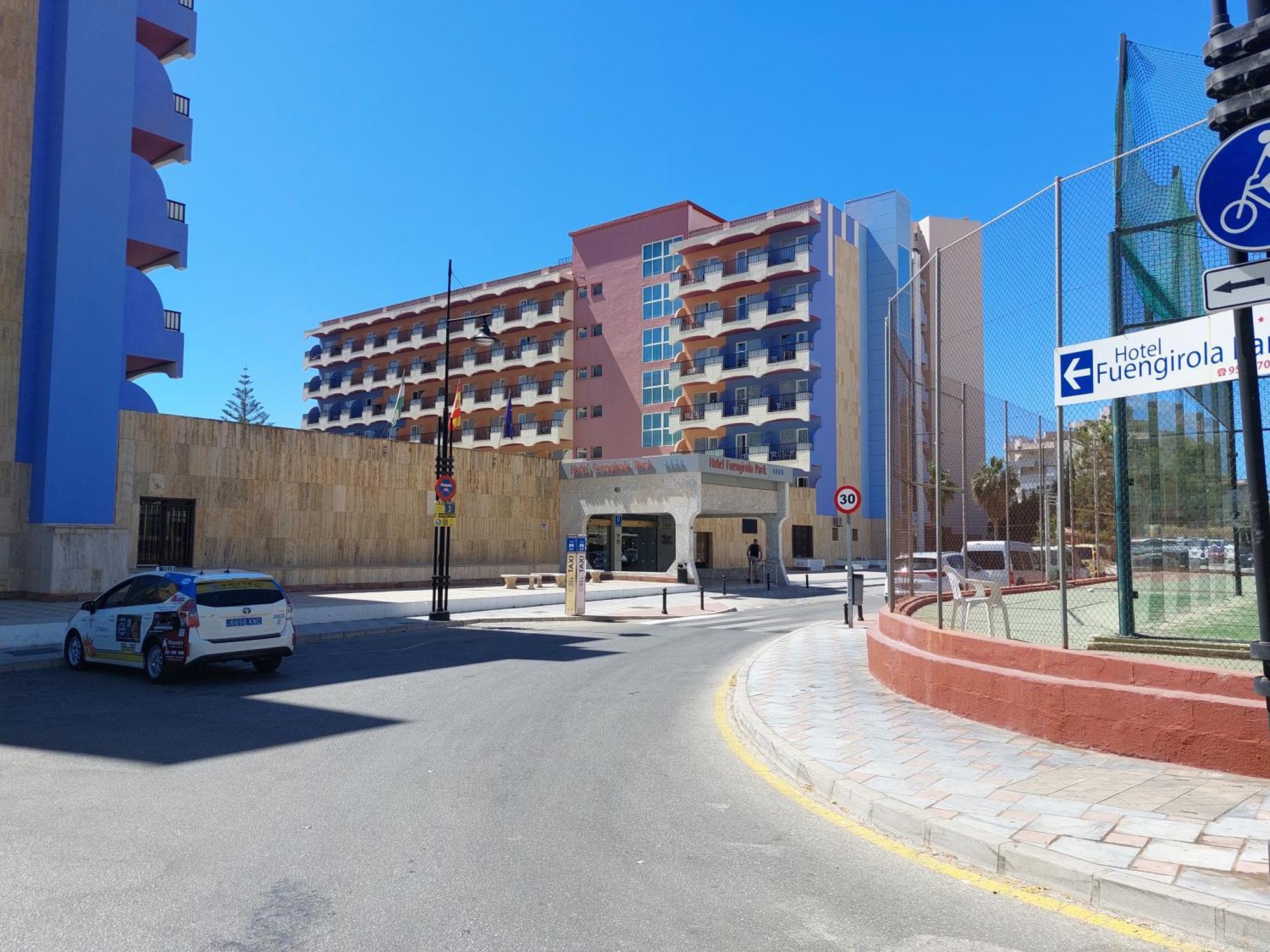 Estudio Con Piscina Y Parking, Playa A 4 Min A Pie, Tren A 2 Min Fuengirola Exterior foto