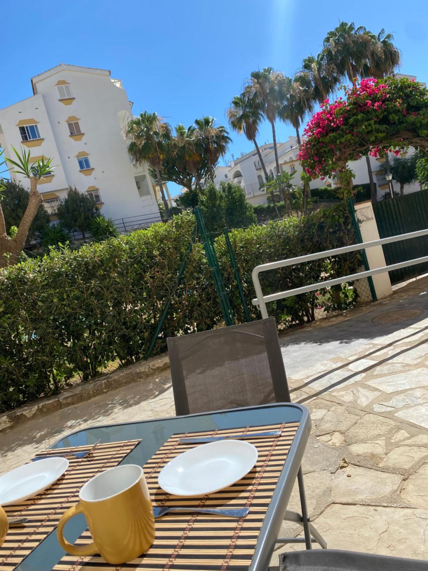Estudio Con Piscina Y Parking, Playa A 4 Min A Pie, Tren A 2 Min Fuengirola Exterior foto