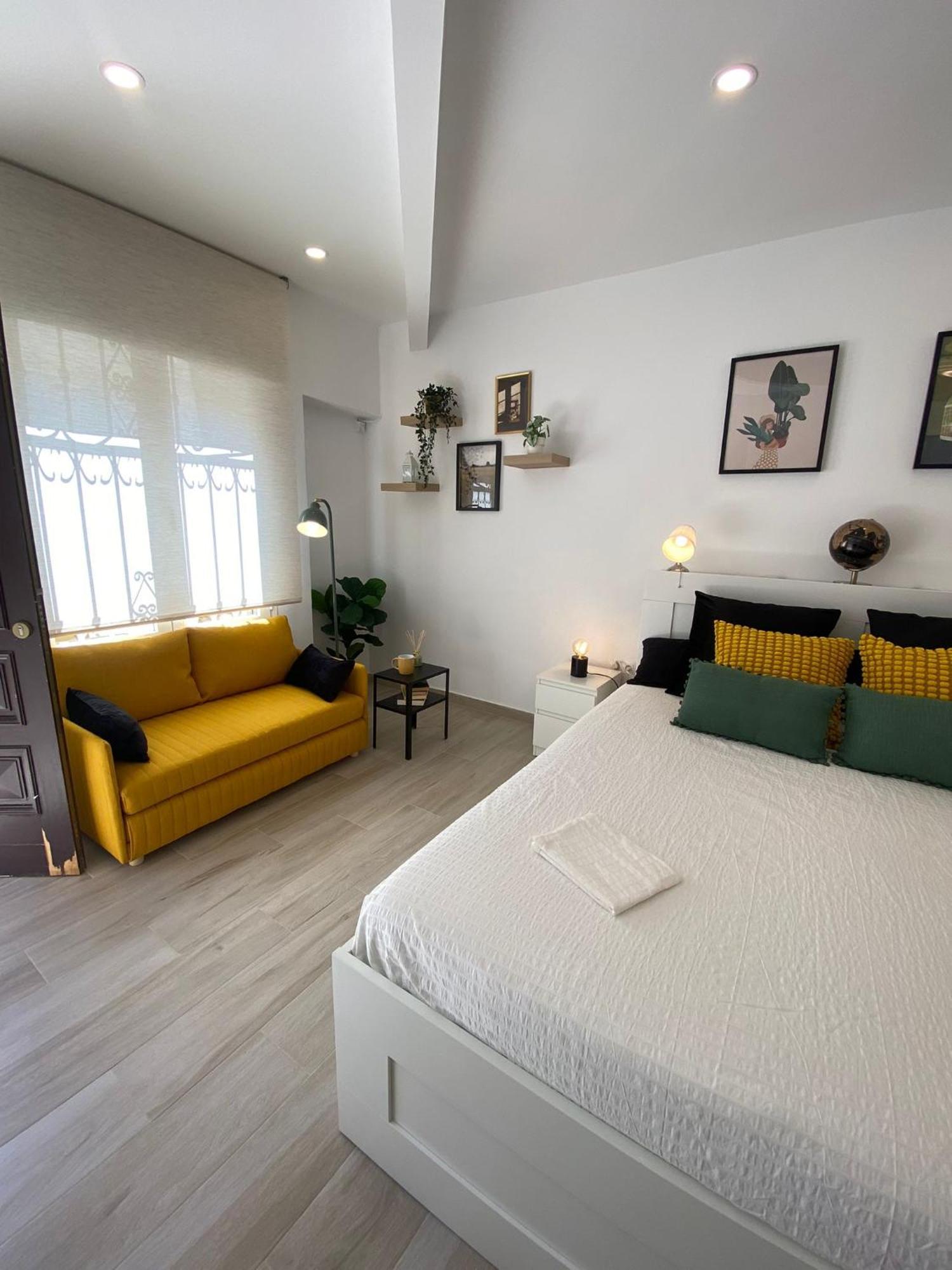 Estudio Con Piscina Y Parking, Playa A 4 Min A Pie, Tren A 2 Min Fuengirola Exterior foto